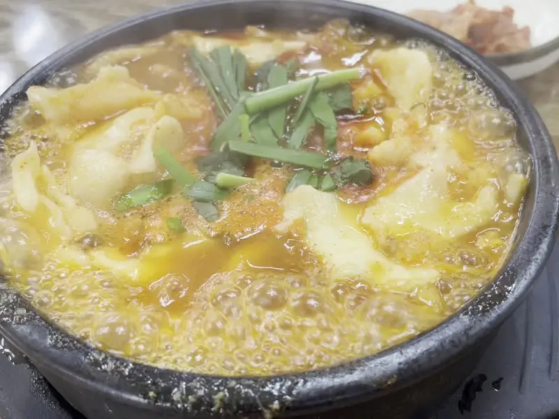 뜨거운 어탕 수제비