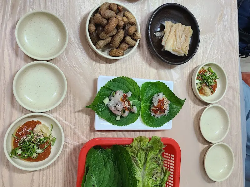 청해수산 기본 상차림