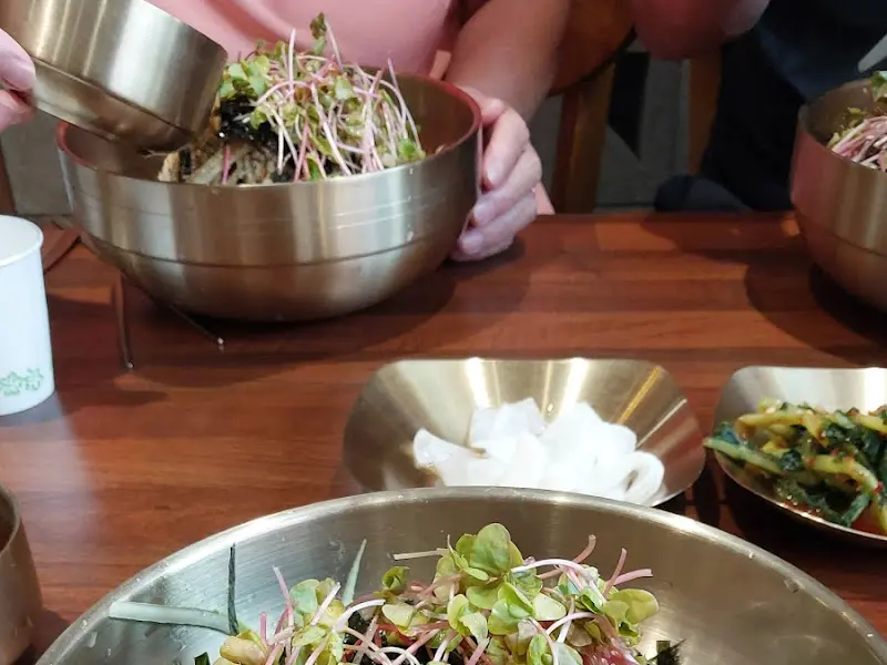 서민막국수 테이블 세팅