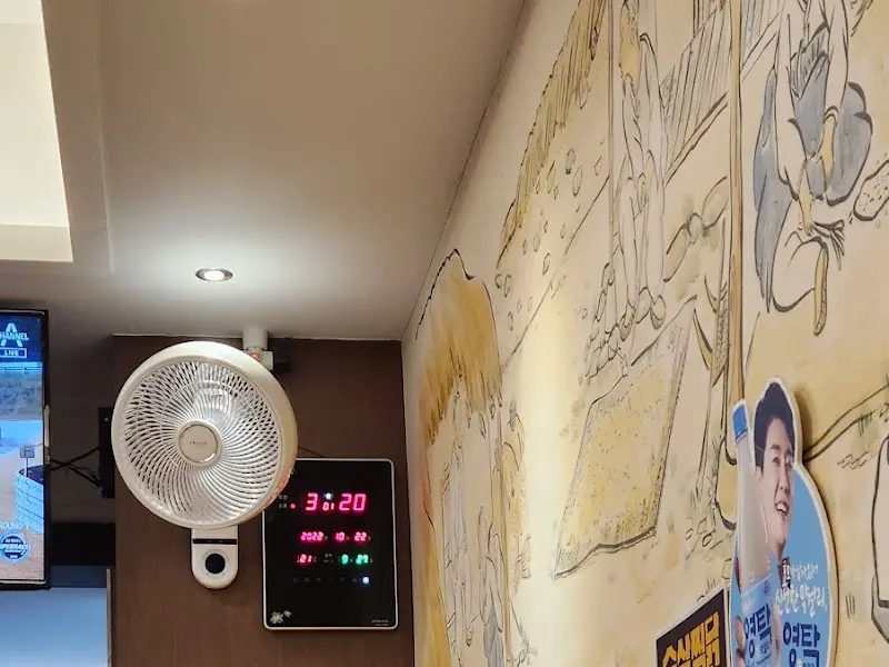 총각찜닭 내부 인테리어