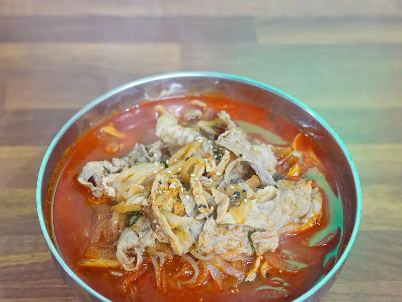 차돌짬뽕의 푸짐한 비주얼