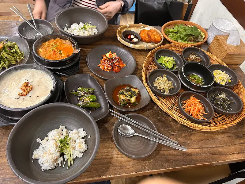 맛깔스러운 보리비빔밥