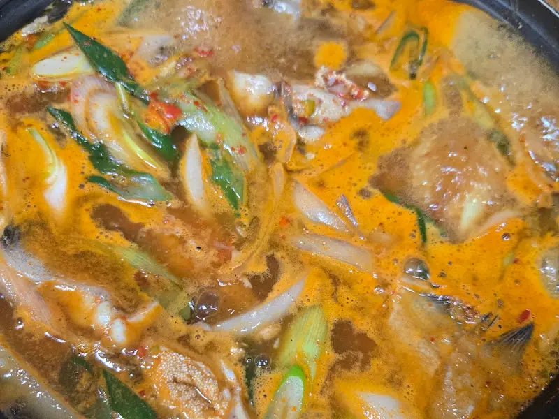 보글보글 끓는 물가자미찌개