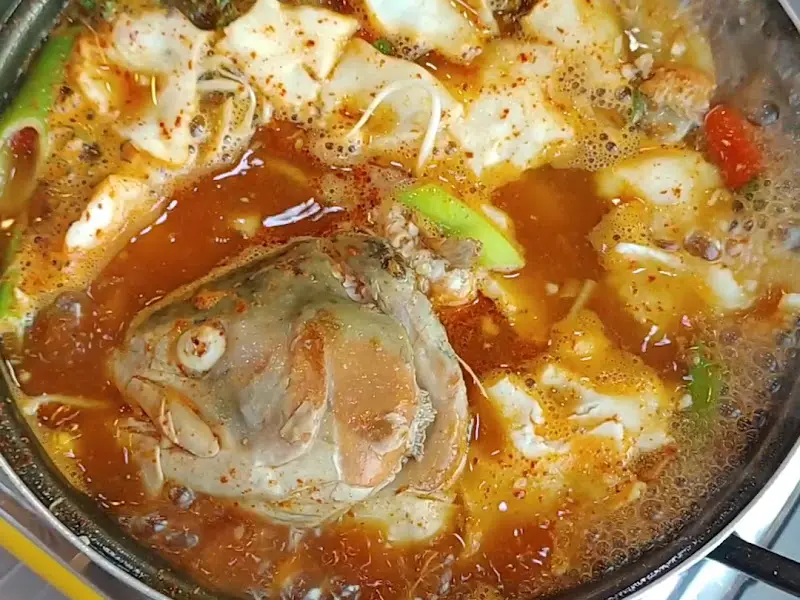 보글보글 끓는 매운탕