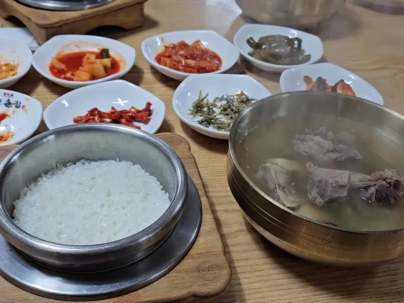 황태해장국과 반찬