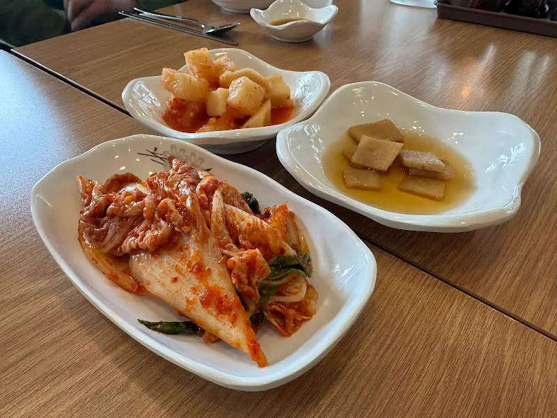 순대설렁탕 깍두기와 겉절이