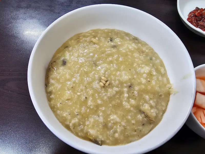 고소하고 따뜻한 전복죽