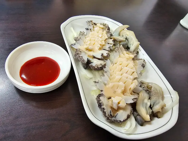 전복회와 밑반찬