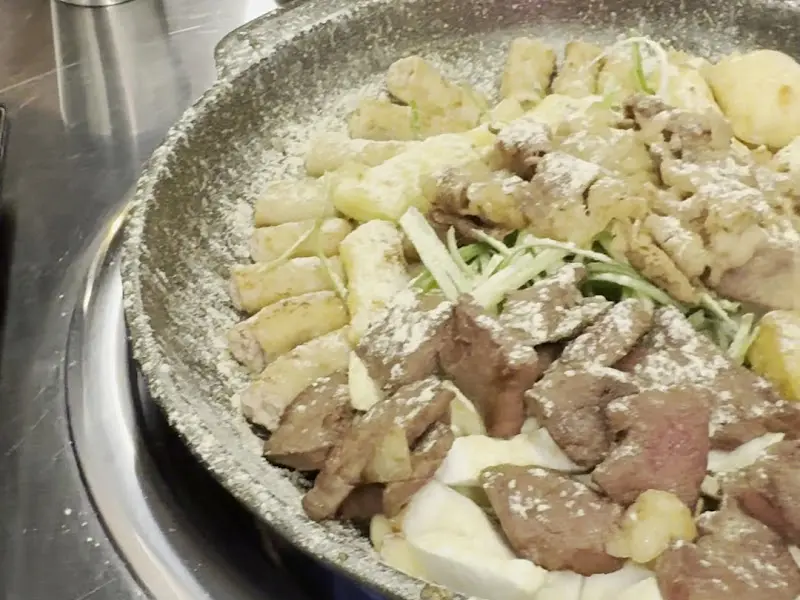 초벌되어 나오는 곱창