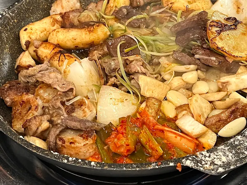 김치와 함께 구워먹는 곱창