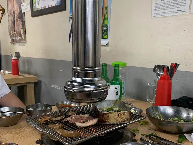 테이블 위 환풍기