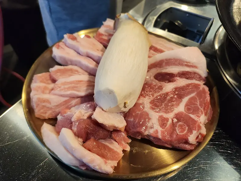 신선한 제주산 돼지고기 무쇠팔 세트