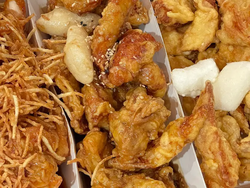 세 가지 맛 닭강정 모음