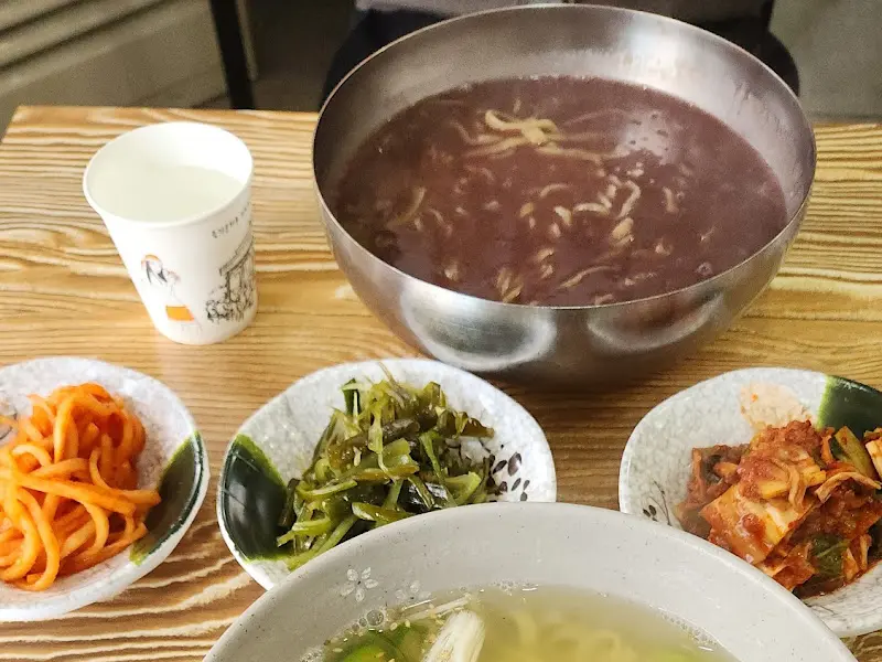 팥칼국수와 반찬