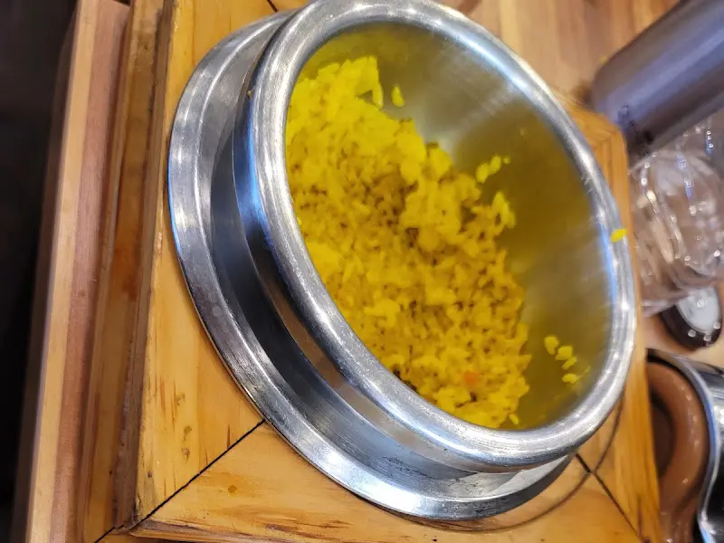 윤기가 자르르 흐르는 솥밥