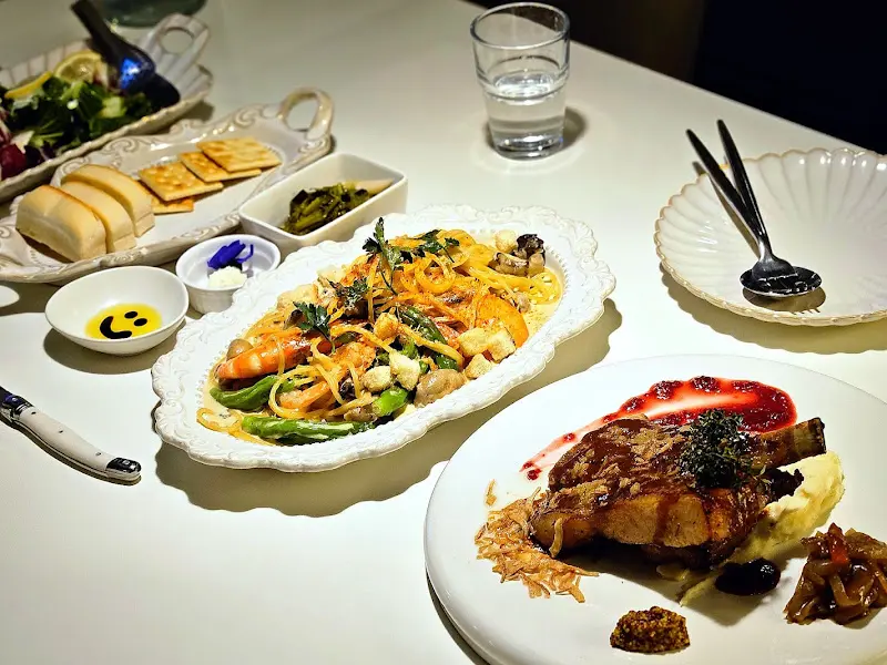 돈마호크 스테이크와 파스타