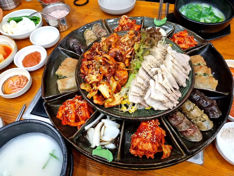 쭈꾸미 보쌈 한상 차림