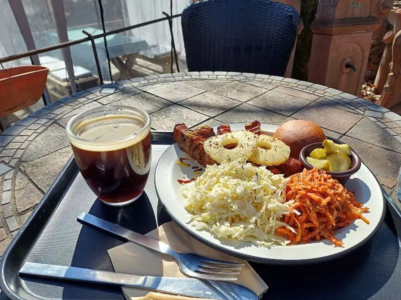 윤기가 자르르 흐르는 BBQ 브런치