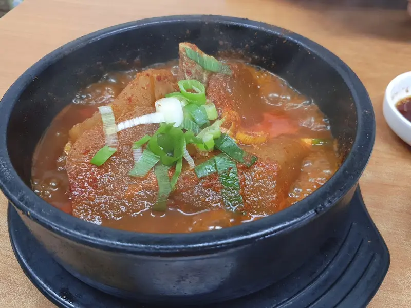 김치찌개의 클로즈업 사진