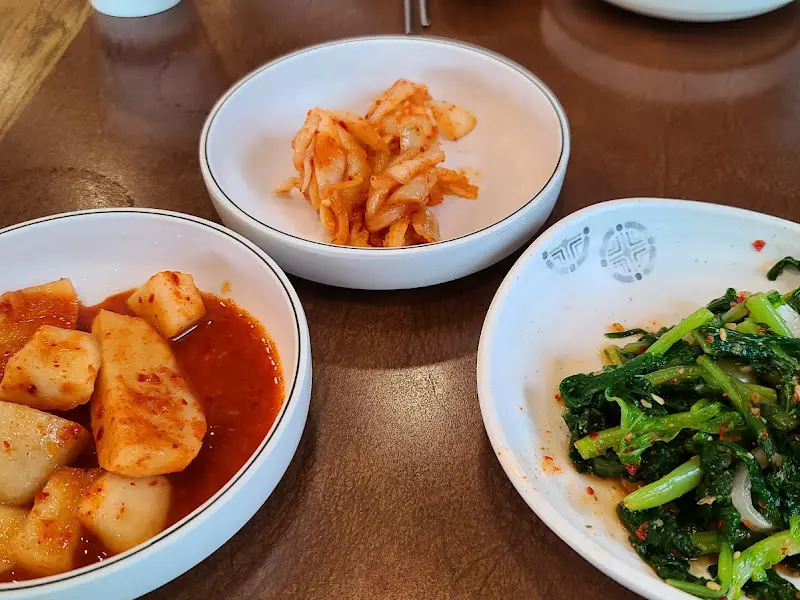 사천어탕 밑반찬