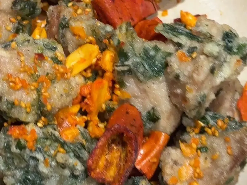 바삭하게 튀겨진 고기 튀김 클로즈업