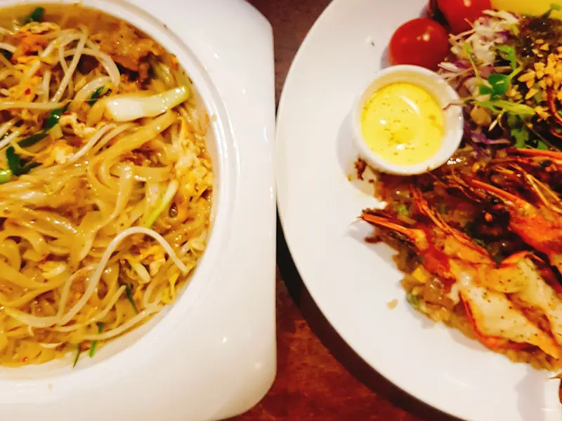 팟타이와 아시안 슈림프 라이스