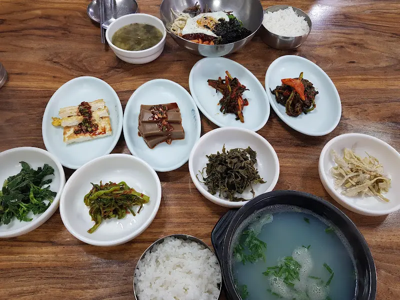 푸짐한 백반 한 상