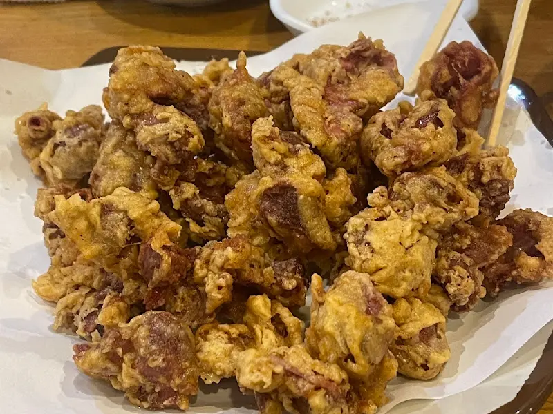 바삭하게 튀겨진 똥집 튀김