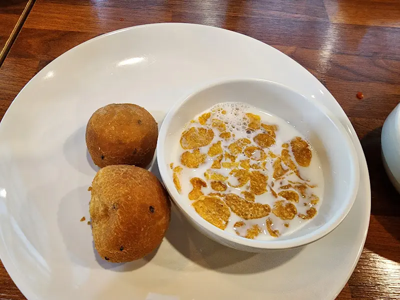 콘푸로스트와 찹쌀 도너츠