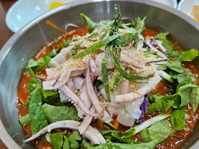 매콤새콤한 오징어냉국수