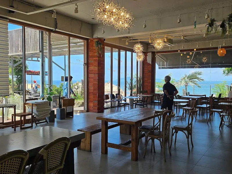 카페 내부 전경