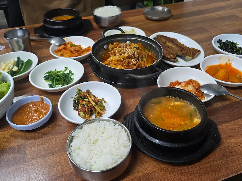 정갈하게 차려진 밥상