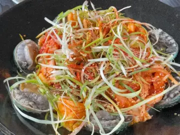 바다를 품은 제주 구좌읍 맛집, 돌식당에서 흑돼지 두루치기 랩!