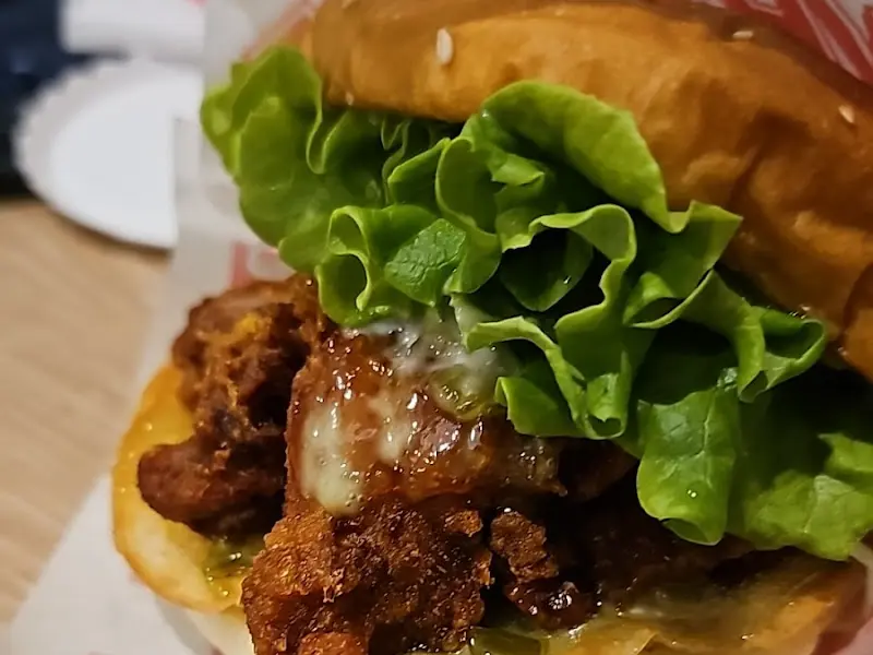WHAT THE BURGER 버거 단면