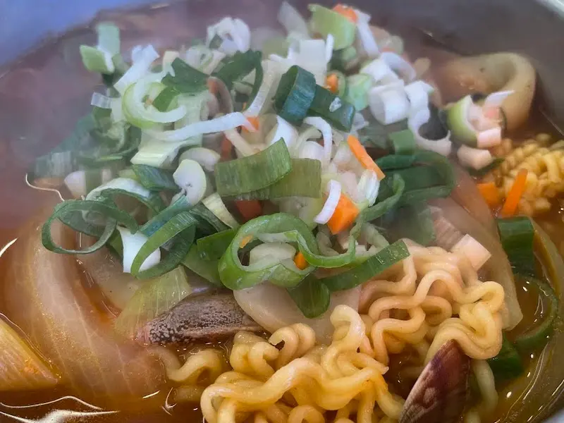 해산물이 듬뿍 들어간 해물라면