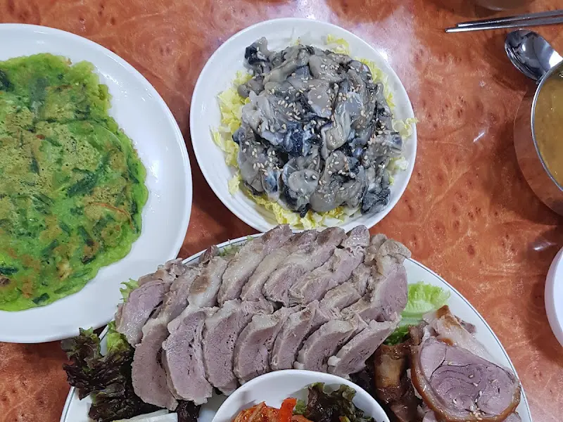 푸짐한 보쌈 한 상 차림