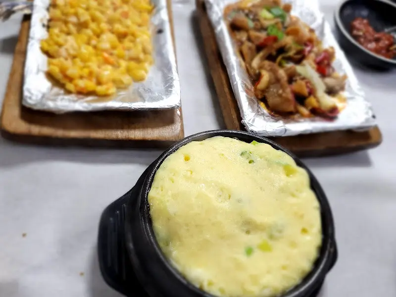 다채로운 곁들임 메뉴