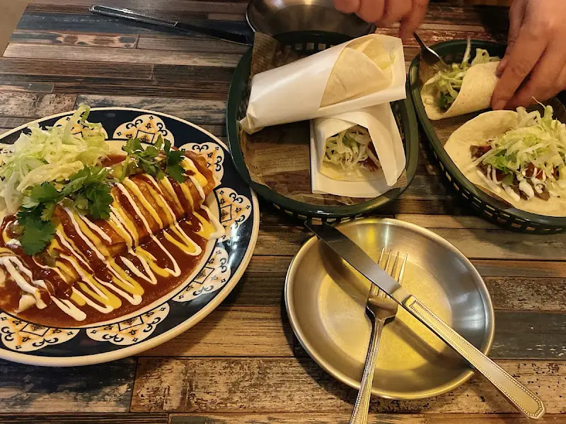 푸짐하게 차려진 한 상