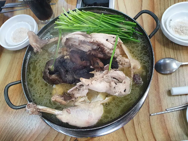 닭백숙 클로즈업 샷