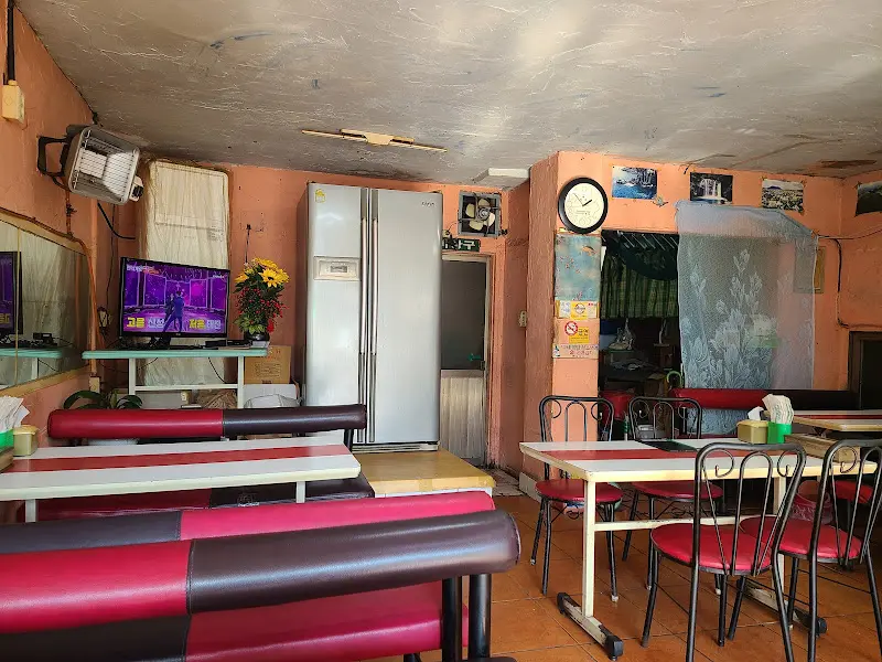 파전분식 내부 테이블