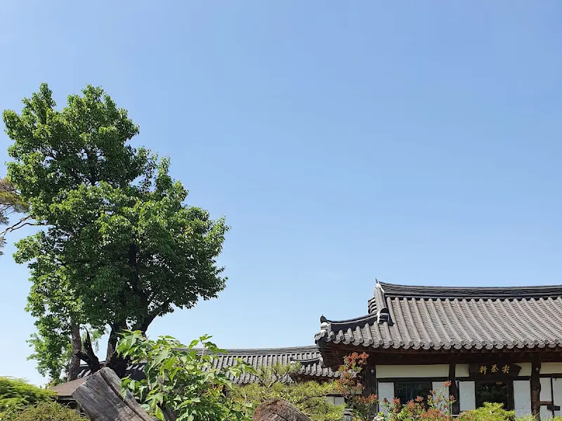 꽃자리 한옥 지붕