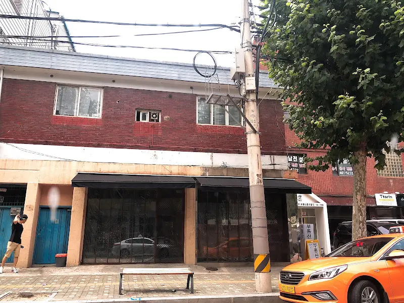 간판없는집 외부 전경