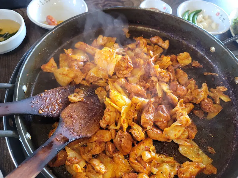 춘천할매닭갈비 닭갈비 조리 과정