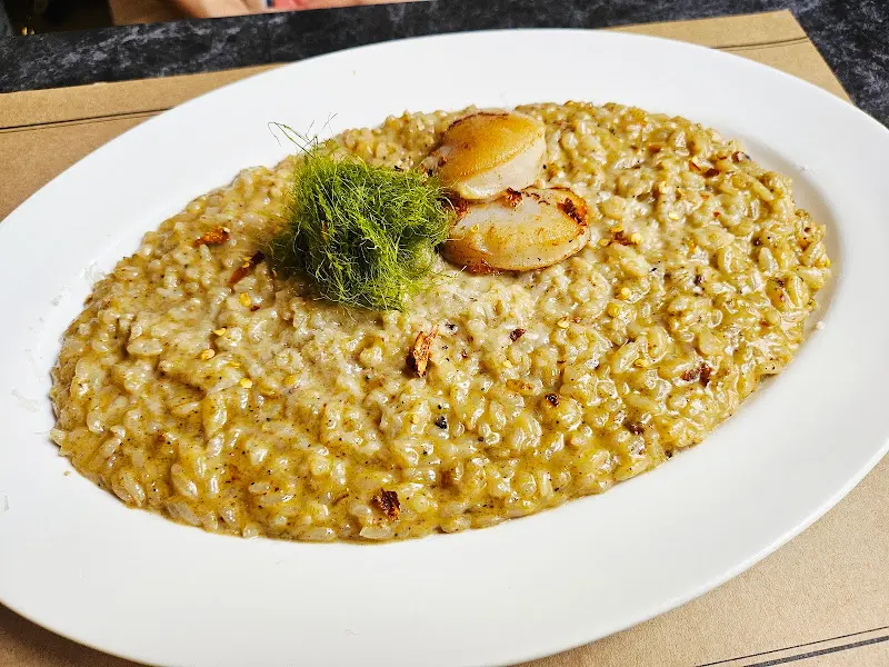 해산물이 올라간 리조또