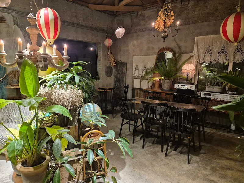 카페 내부 인테리어