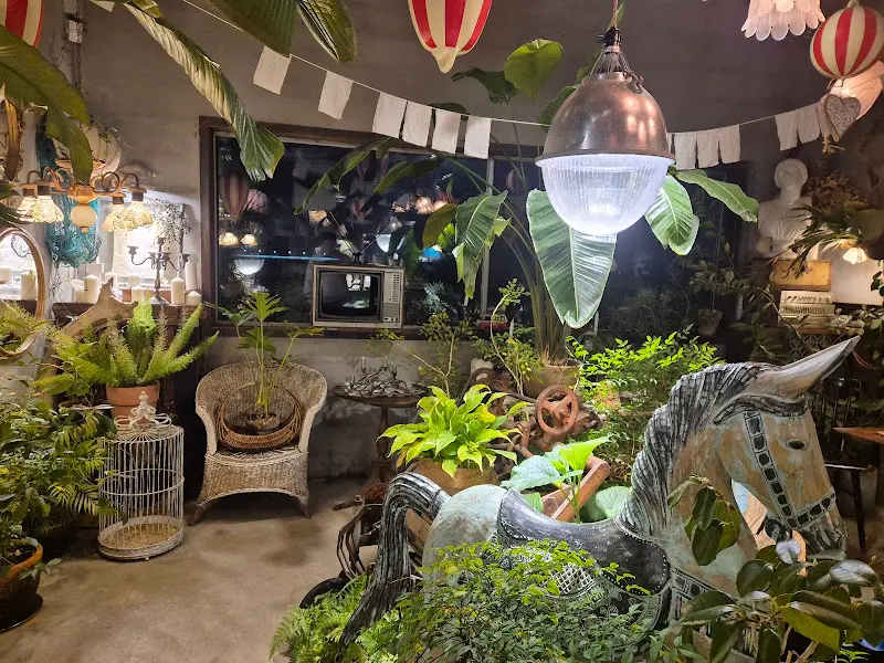 카페 내부 인테리어