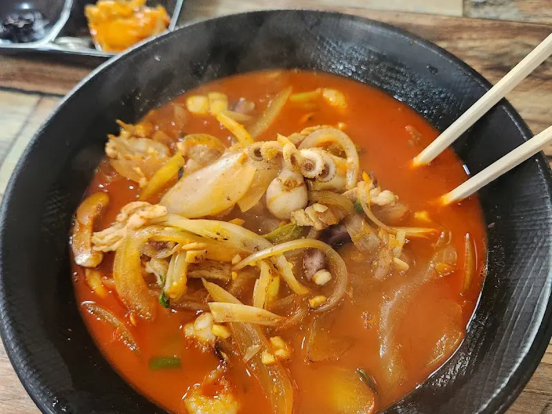 진한 국물이 인상적인 짬뽕