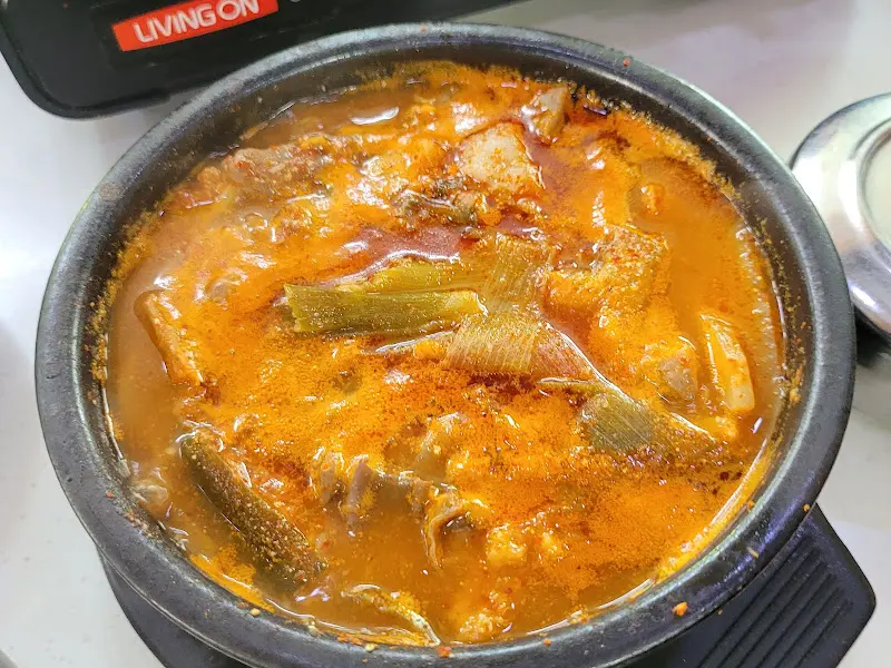 보기만 해도 군침이 도는 내장탕