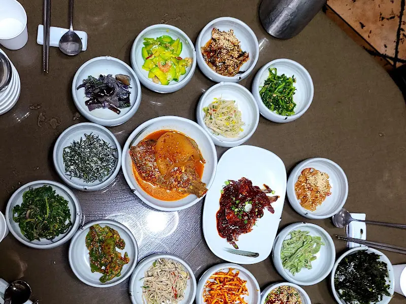 둥지식당 16첩 반상 항공샷