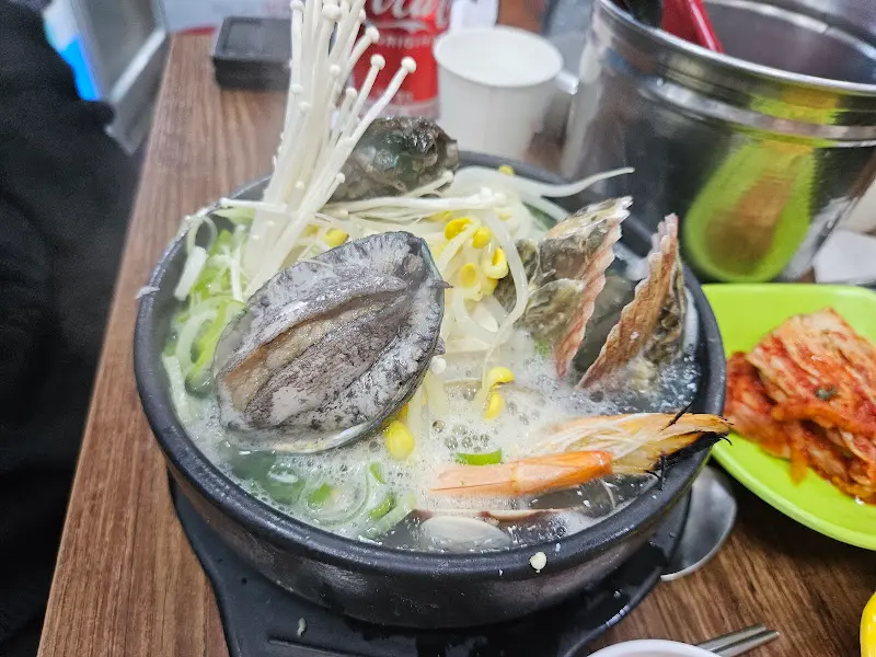 뚝배기 한 상 차림